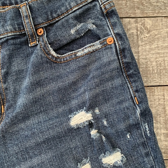 Old Navy Denim - Old Navy Mid Rise Distressed Boyfriend Jeans